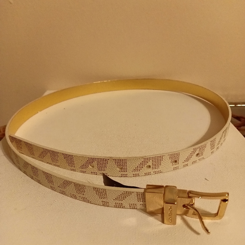 Michael Kors white belt size Medium M gold buckle